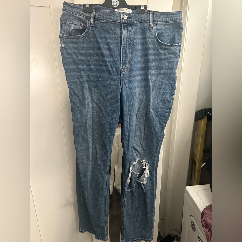 Abercrombie & Fitch The 90s High-Rise Straight Jeans